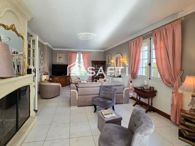 Maison - 166 m² - 6 pièces