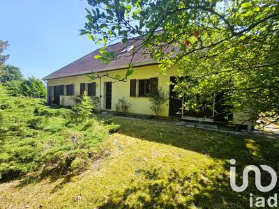 Maison - 225 m² - 8 pièces