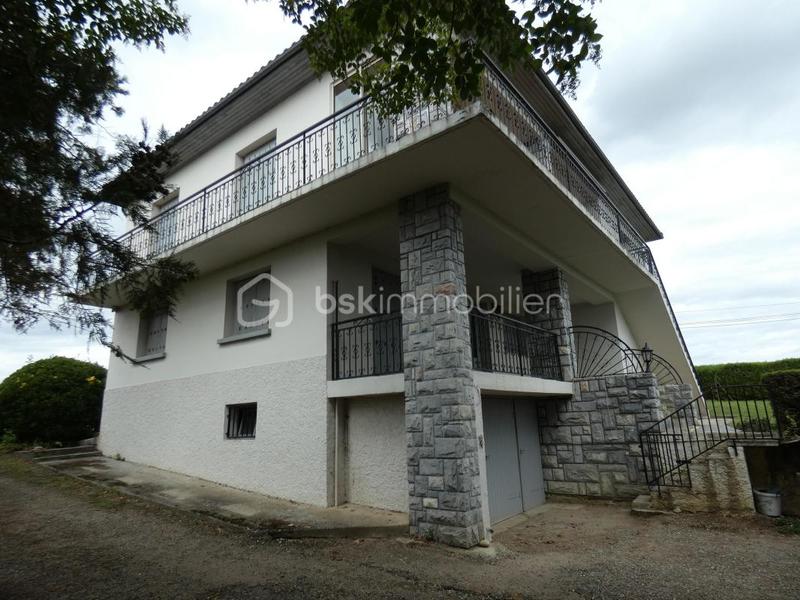 Maison - 195 m² - 10 pièces