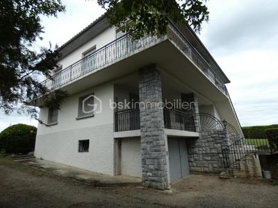 Maison - 195 m² - 10 pièces