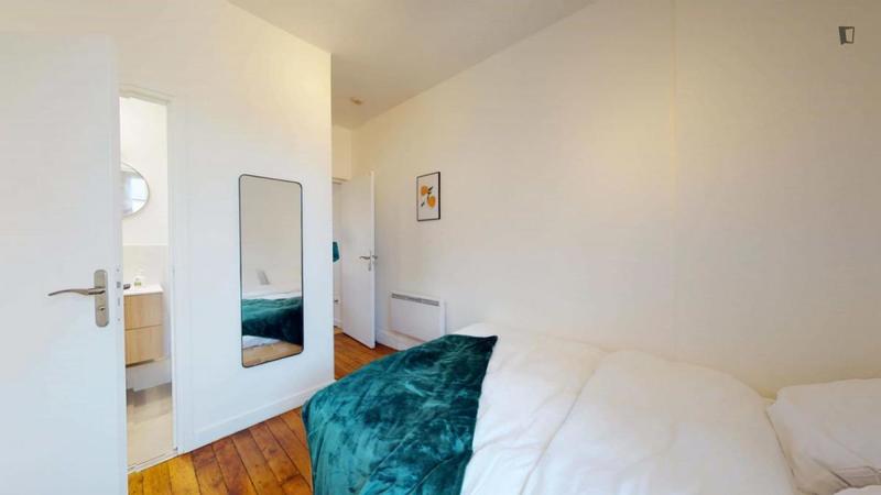 Chambre - 13 m² - 8 pièces