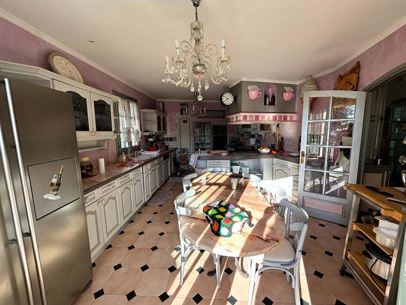 Maison - 216 m² - 6 pièces