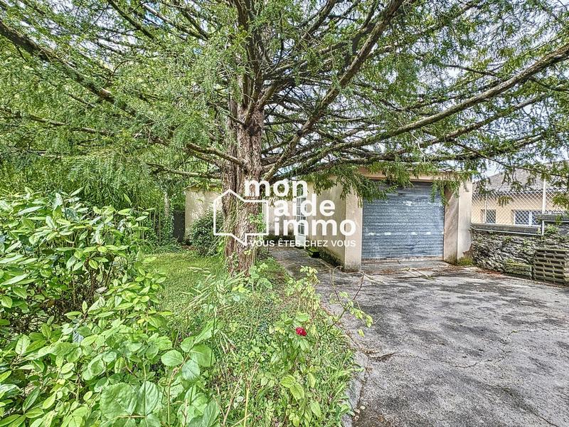 Maison - 300 m² - 15 pièces