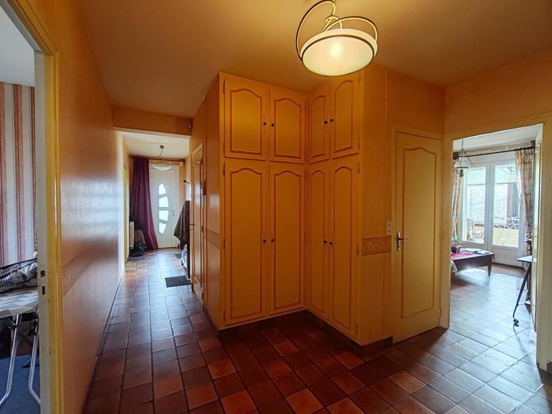 Maison - 202 m² - 8 pièces