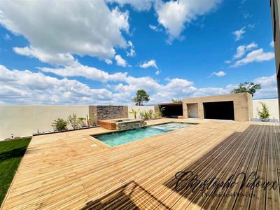 Demeure - 173 m² - 6 pièces