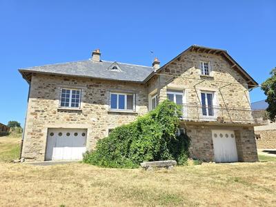 Corps de ferme - 260 m² - 6 pièces