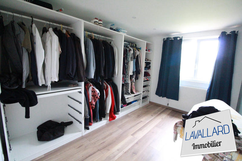 Maison traditionnelle - 203 m² - 7 pièces