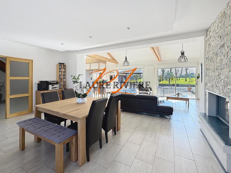 Maison - 315 m² - 8 pièces