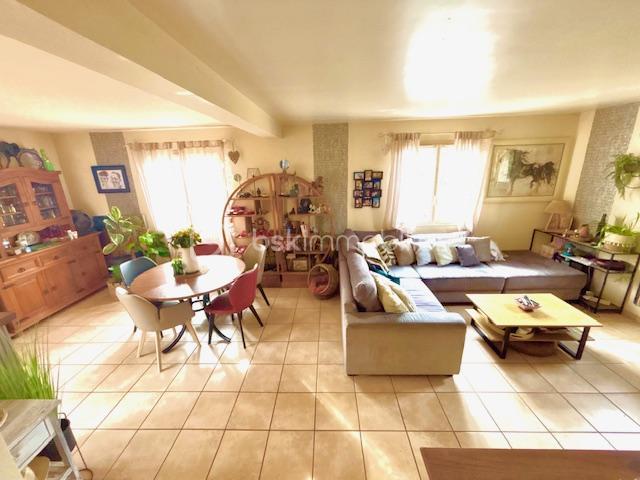 Maison traditionnelle - 88 m² - 4 pièces