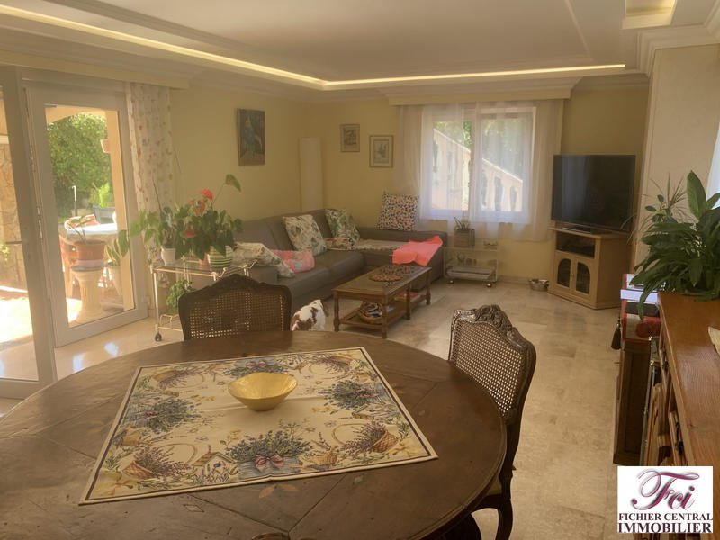 Maison - 212 m² - 6 pièces