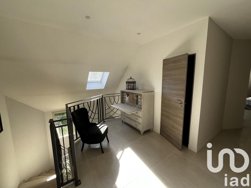 Maison - 240 m² - 10 pièces