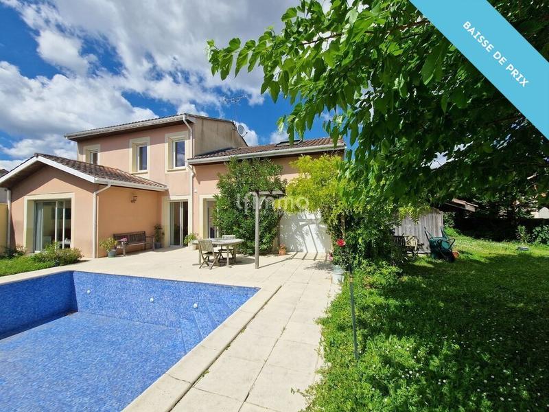 Maison traditionnelle - 194 m² - 6 pièces