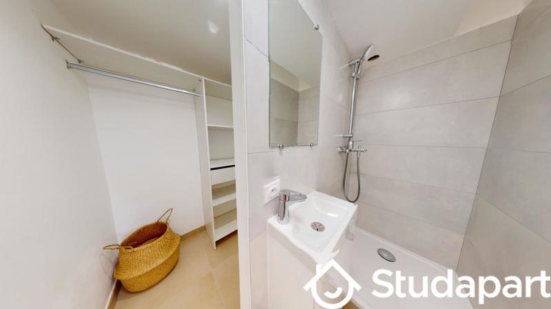 Chambre - 13 m² - 1 pièce