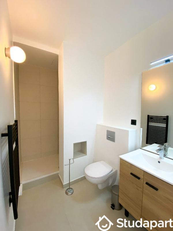 Chambre - 300 m² - 1 pièce