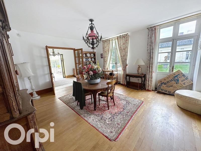 Maison - 246 m² - 7 pièces