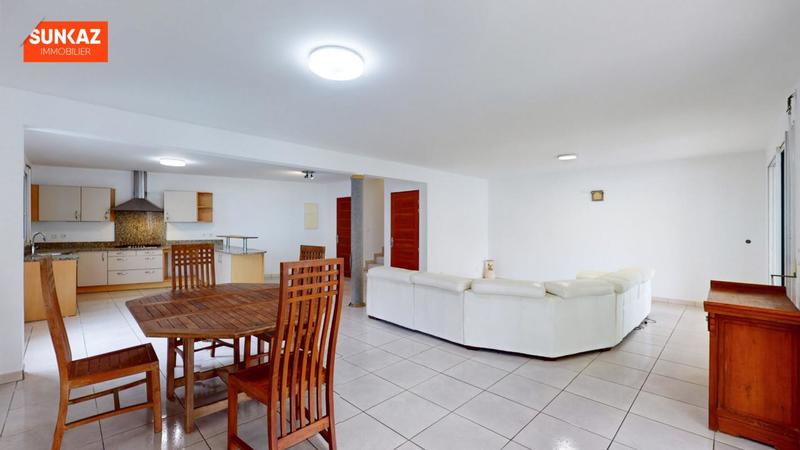 Maison - 143 m² - 5 pièces