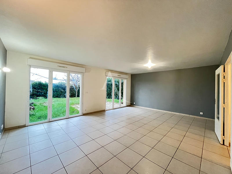 Maison - 104 m² - 4 pièces