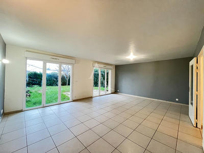 Maison - 104 m² - 4 pièces