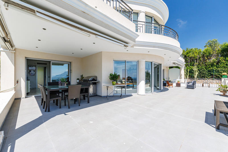 Maison - 350 m² - 7 pièces