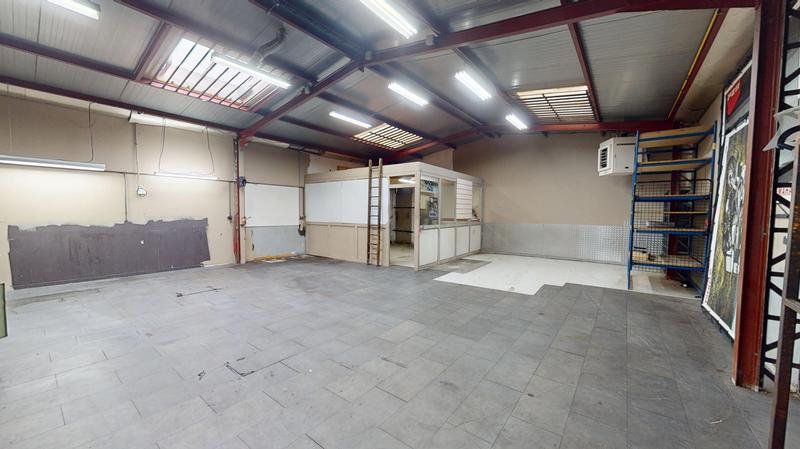 Local commercial - 527 m² - 4 pièces