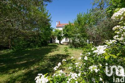 Maison - 215 m² - 10 pièces