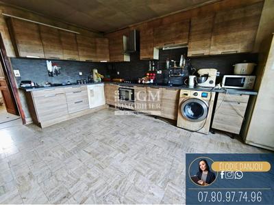 Maison - 121 m² - 4 pièces