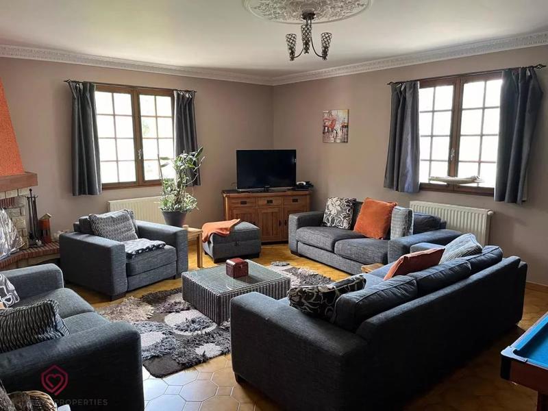 Maison - 168 m² - 6 pièces