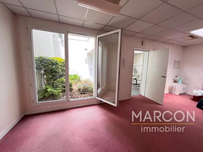 Local d'activités - 69 m² - 3 pièces