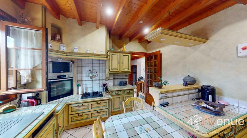 Maison - 156 m² - 9 pièces