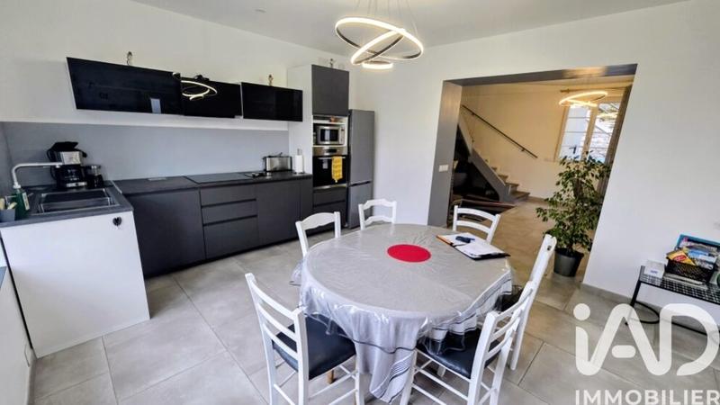 Maison - 80 m² - 5 pièces