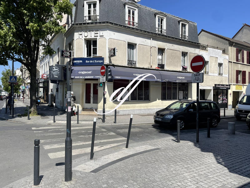 Local commercial - 128 m²