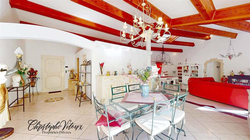 Villa - 200 m² - 5 pièces