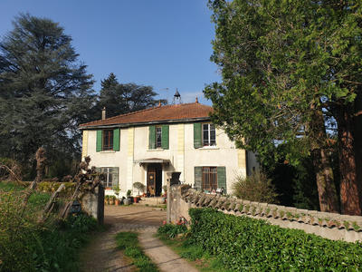 Propriété - 240 m² - 10 pièces