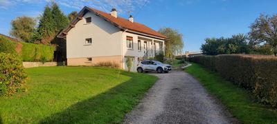 Maison - 99 m² - 5 pièces