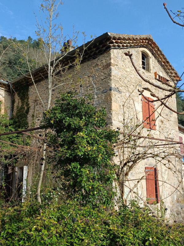 Maison - 140 m² - 9 pièces