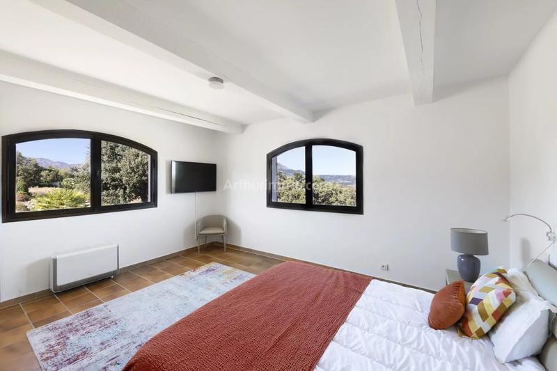 Maison - 378 m² - 7 pièces