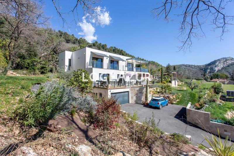 Villa - 212 m² - 7 pièces