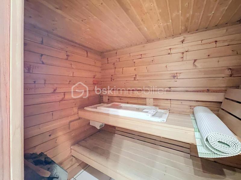 Demeure - 352 m² - 8 pièces