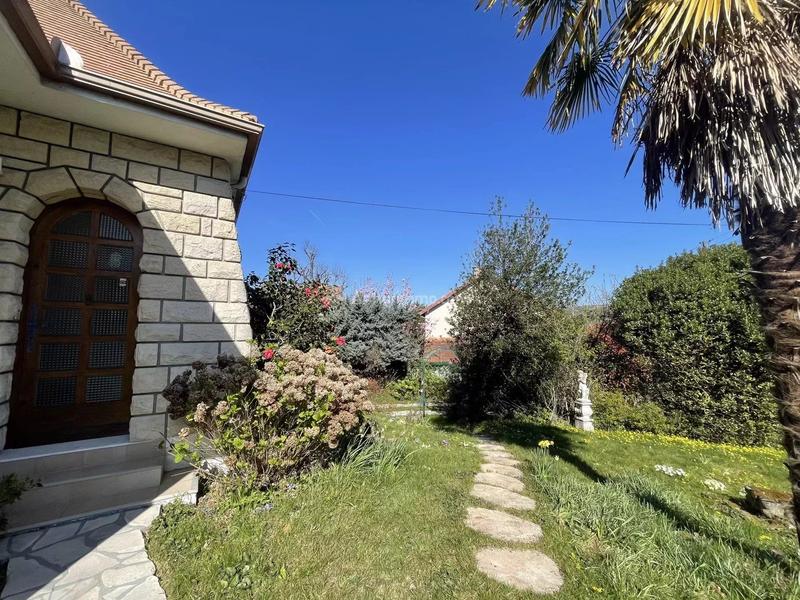 Maison - 139 m² - 7 pièces