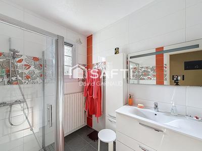 Maison - 177 m² - 7 pièces