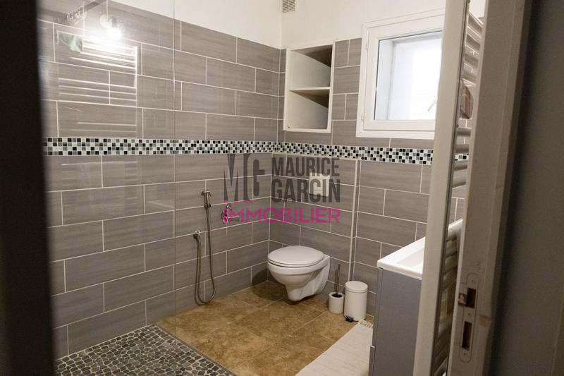 Maison - 238 m² - 6 pièces