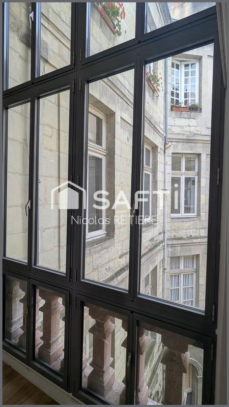 Bureau - 200 m² - 8 pièces