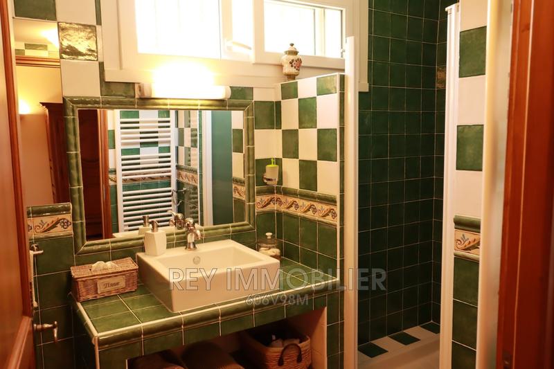 Villa - 292 m² - 12 pièces