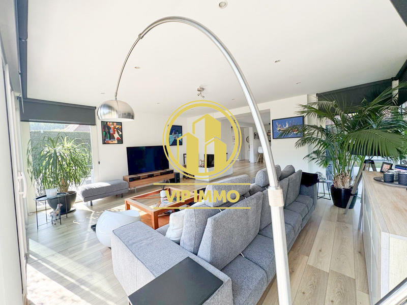 Maison - 141 m² - 5 pièces