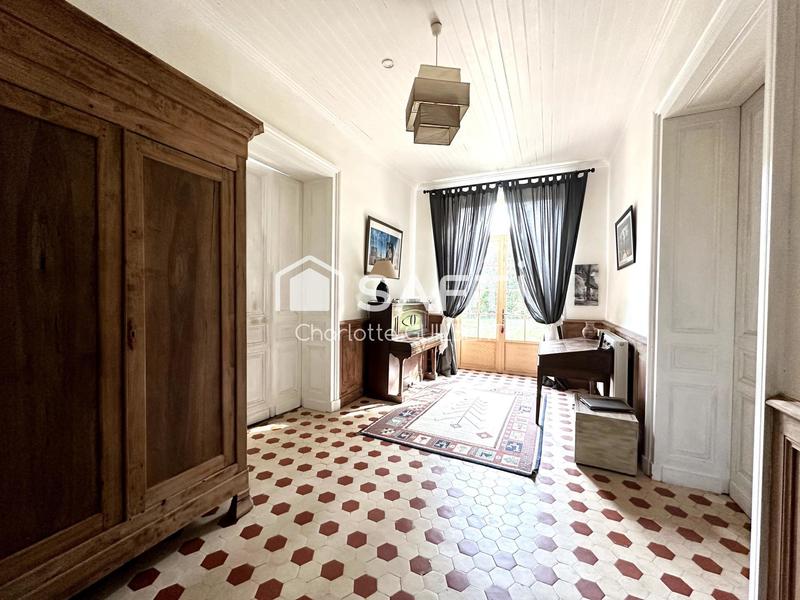 Maison - 282 m² - 7 pièces