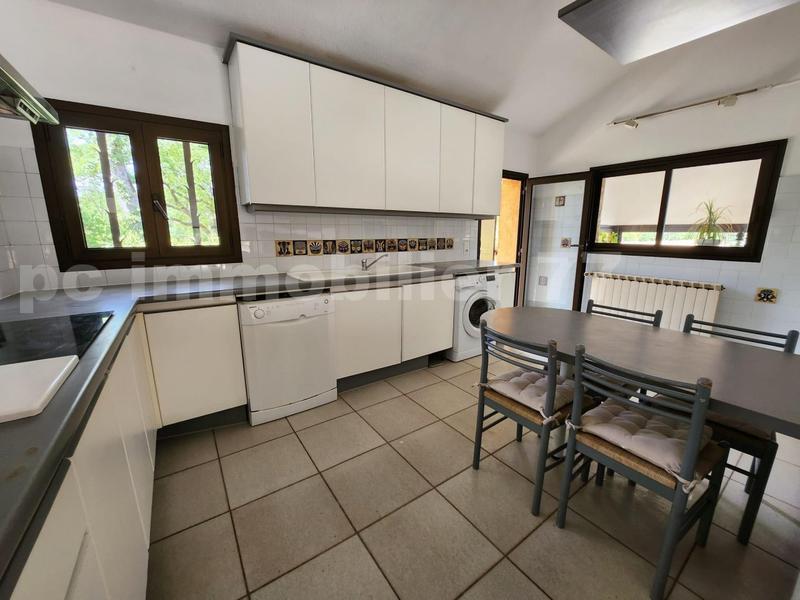 Villa - 271 m² - 8 pièces