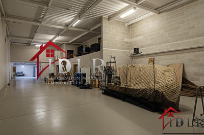 Local commercial - 1 500 m²