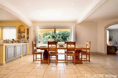 Maison - 210 m² - 5 pièces