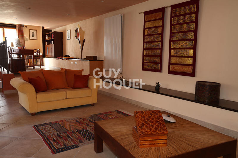 Maison - 220 m² - 5 pièces