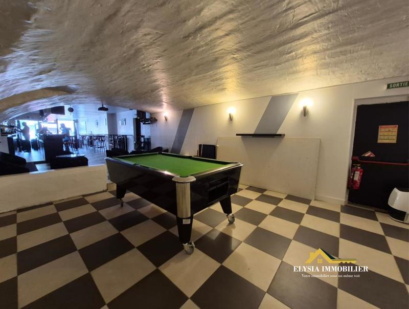 Fonds de commerce - Local commercial - 143 m²